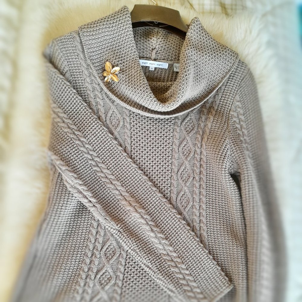 Snuggly Style! Beautiful Cable-Knit Sweater - Excellent Condition!